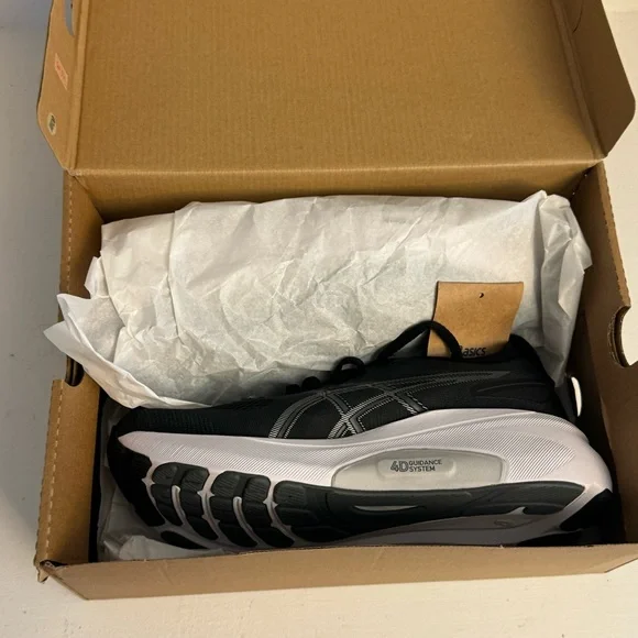 ASICS Women’s Size 8 Gel Kayano 31 Sneaker in Black Pure Silver White - Picture 8 of 8